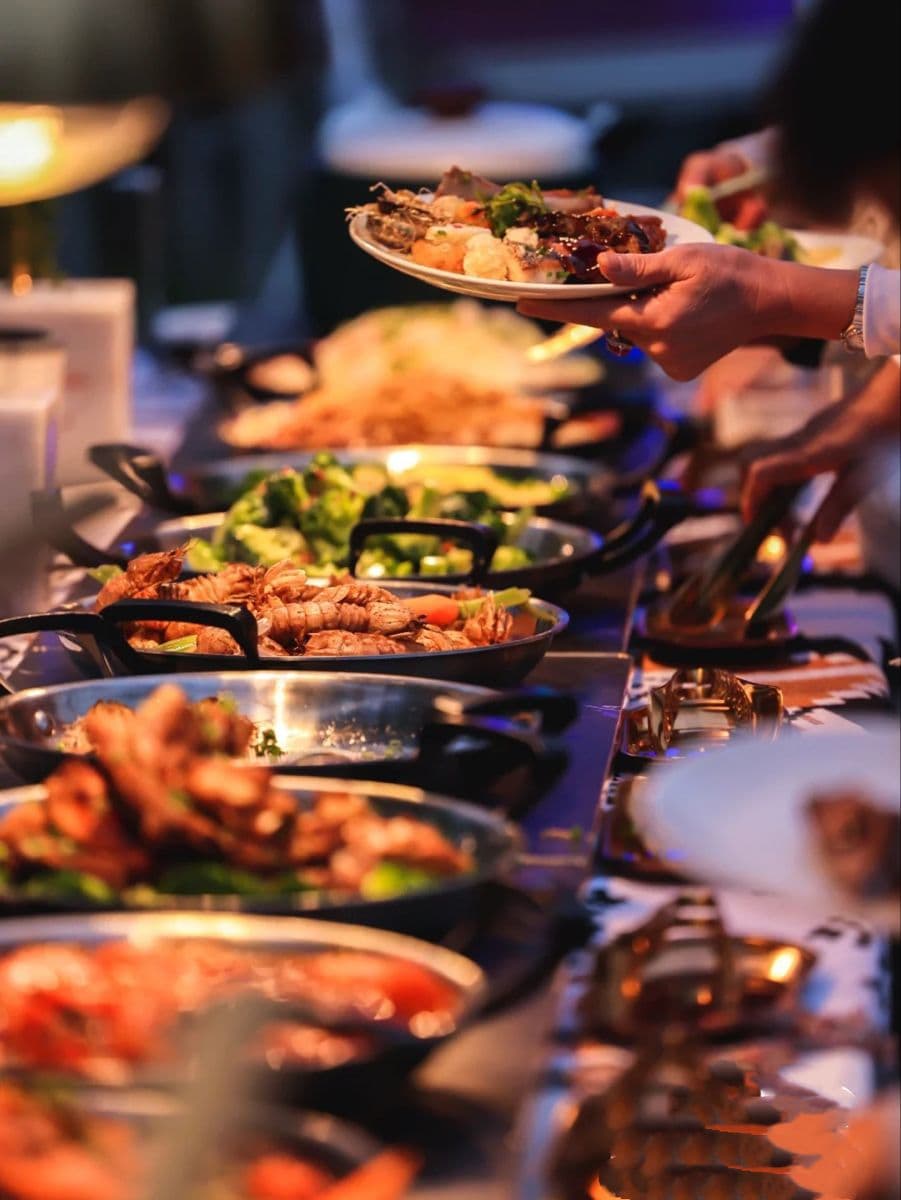 How to Plan a Perfect Corporate Catering Spread